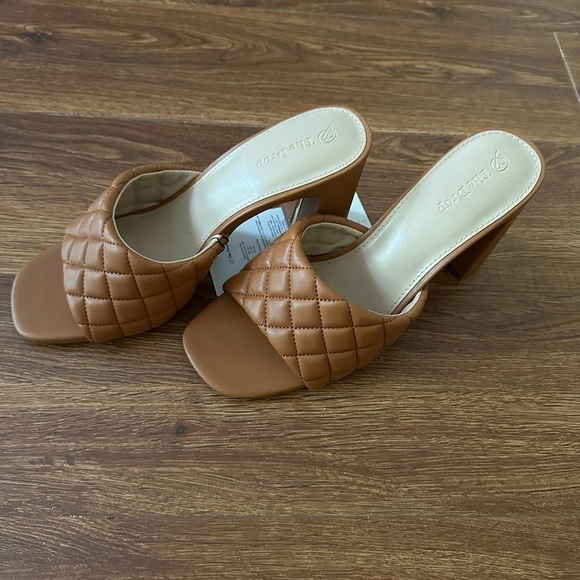 The Drop high heels - Picture 8 of 9